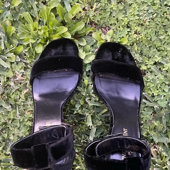 Saint Laurent Black Ankle strap heels - Picture 4 of 6